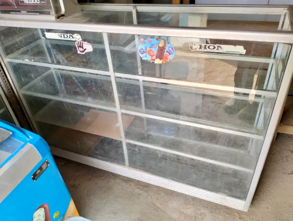 [DIJUAL CEPAT!]
(Second) Etalase Jualan uk. 2*1.8 m