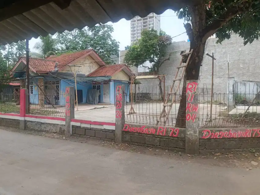 Dijual cepat, tanah di lokasi strategis