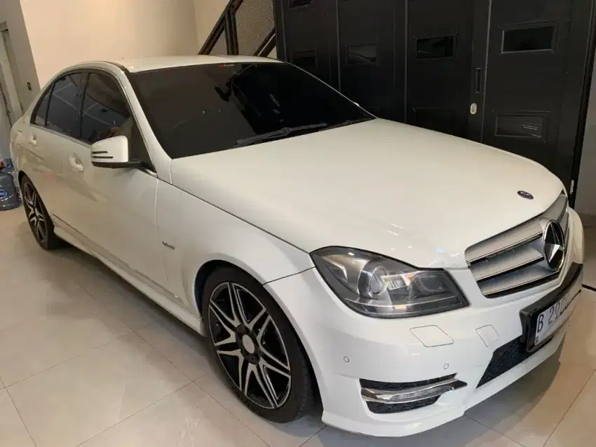 Mercedes Benz C250 Avangarde Putih Terawat Pribadi
