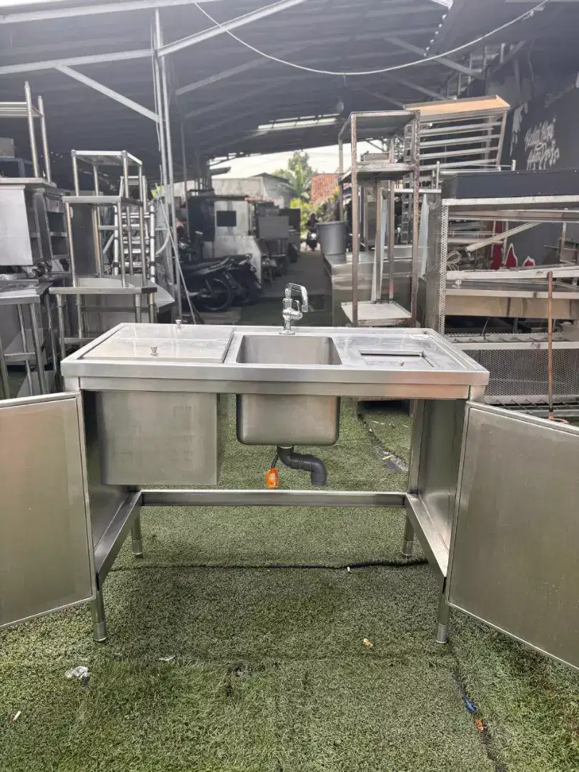 Sink 1 lubang plus ice bin ukuran 110x60x85
Lubang sink 30x40x25