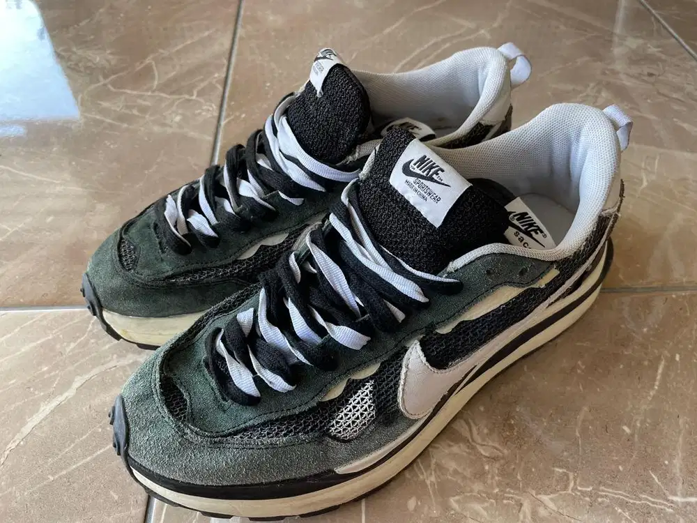 Sepatu nike sacai 43