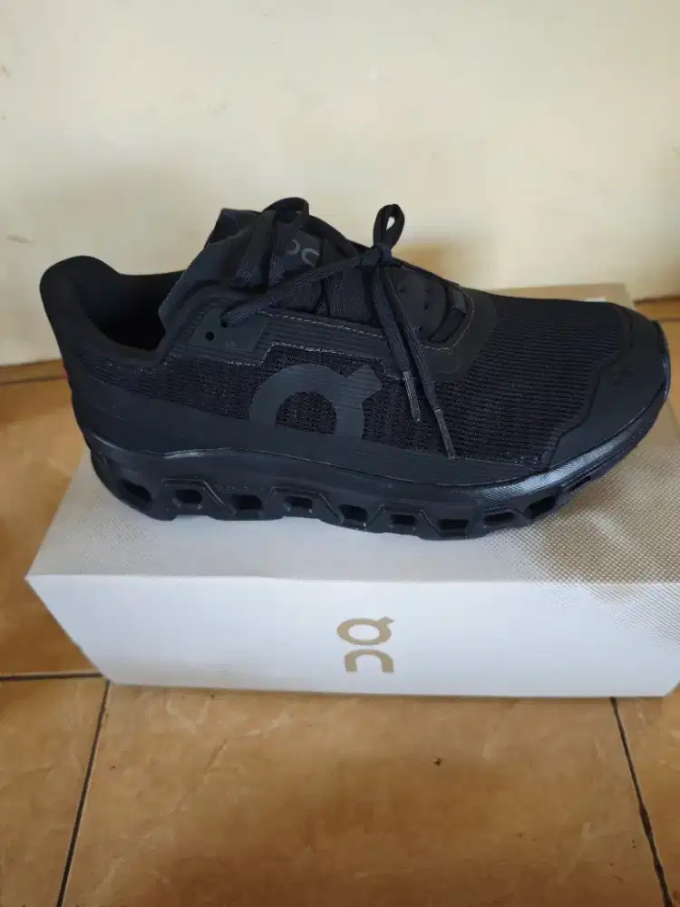 Dijual Sepatu On Cloud