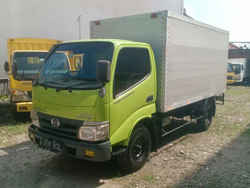 Hino Dutro 110 SDL Engkel Long 4 ( roda ) Box Aluminium THN 2015