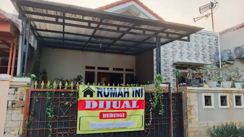 Rumah tipe 45 dalam perumahan di tengah kota bekasi