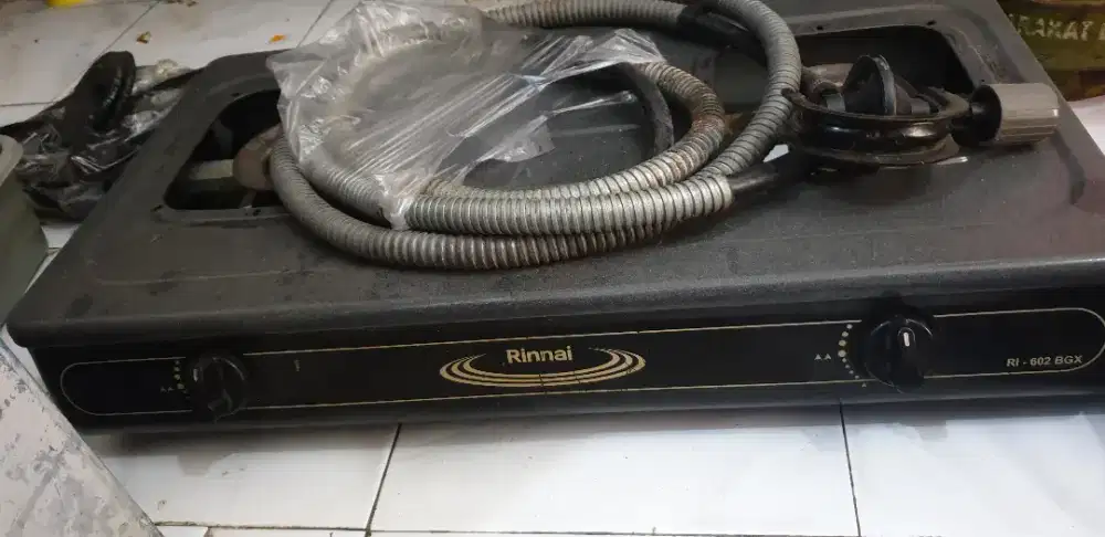 Kompor rinai 2 tungku ada 2 kompor