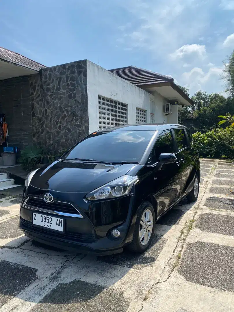 Toyota sienta G matic 2018