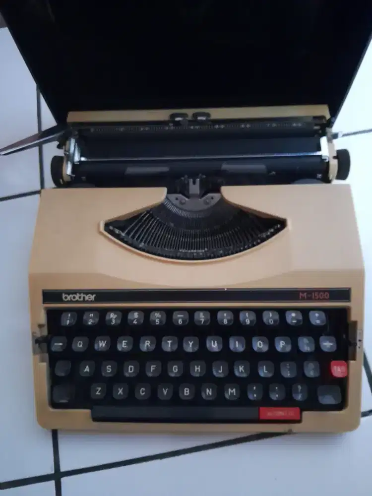 mesin tik jadul merk brother (lengkap dgn cashingnya)
