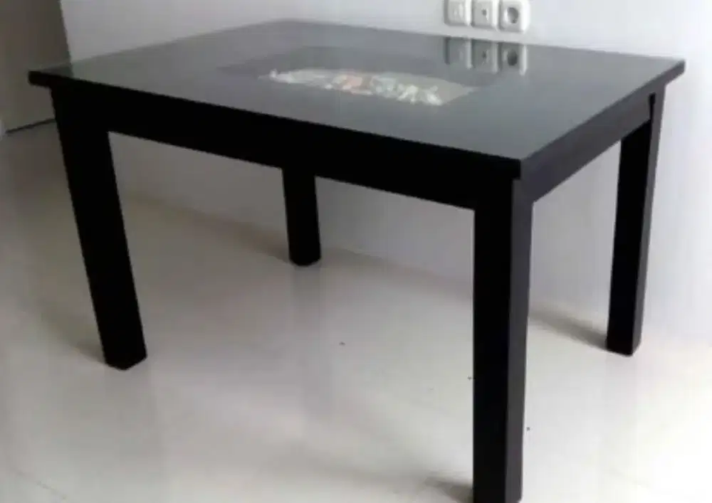 Meja Makan Kerang MDC