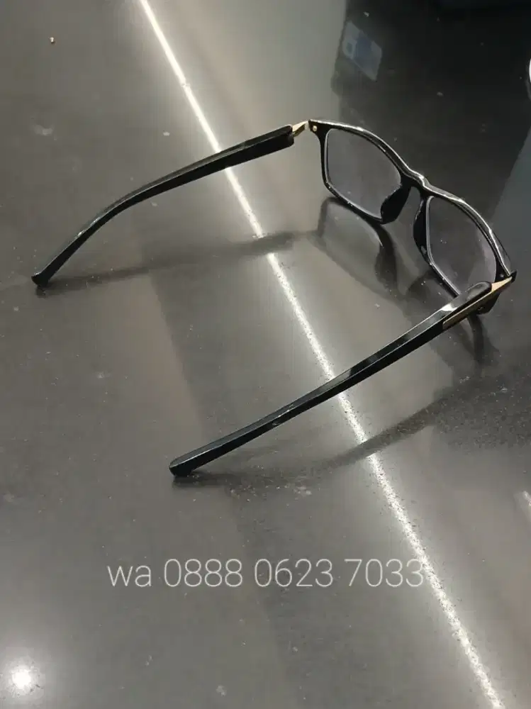 Kacamata Tag Heuer black elegant