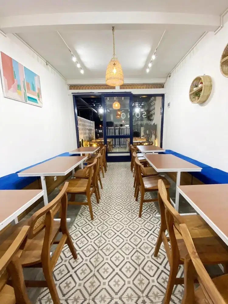 Meja kursi bekas cafe