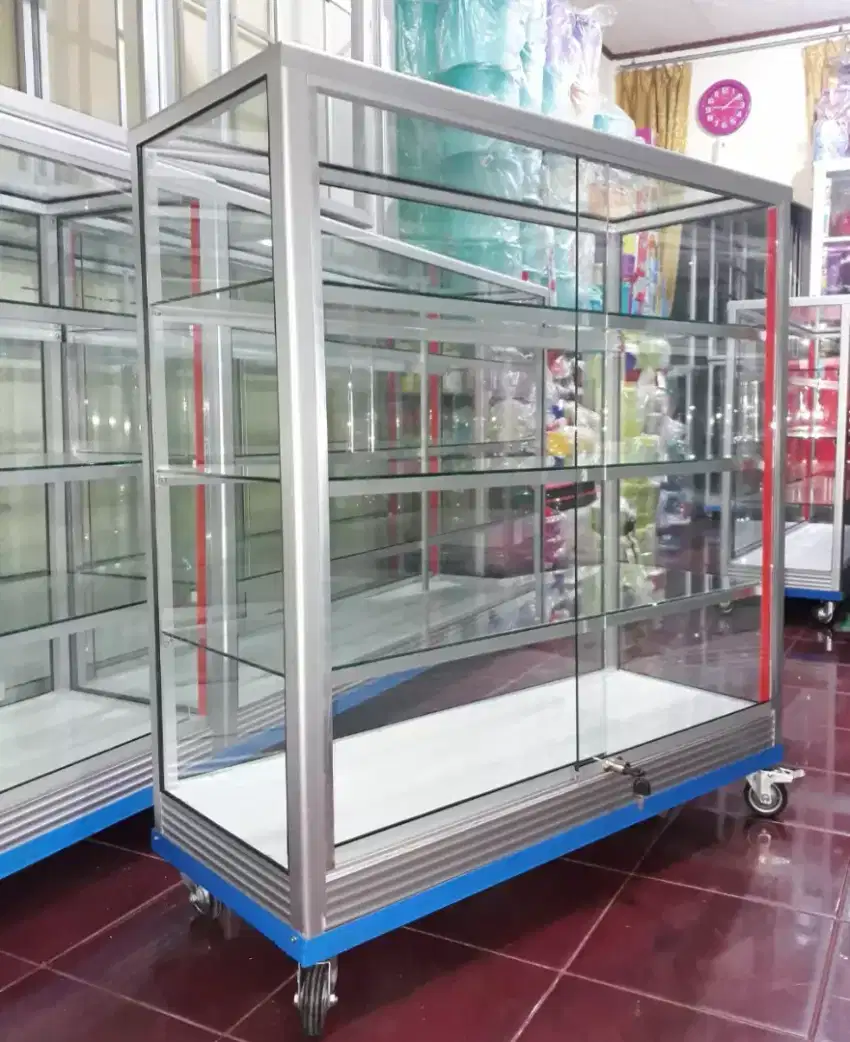 Etalase Pakai Roda & Kunci 1Mx1M Serbaguna