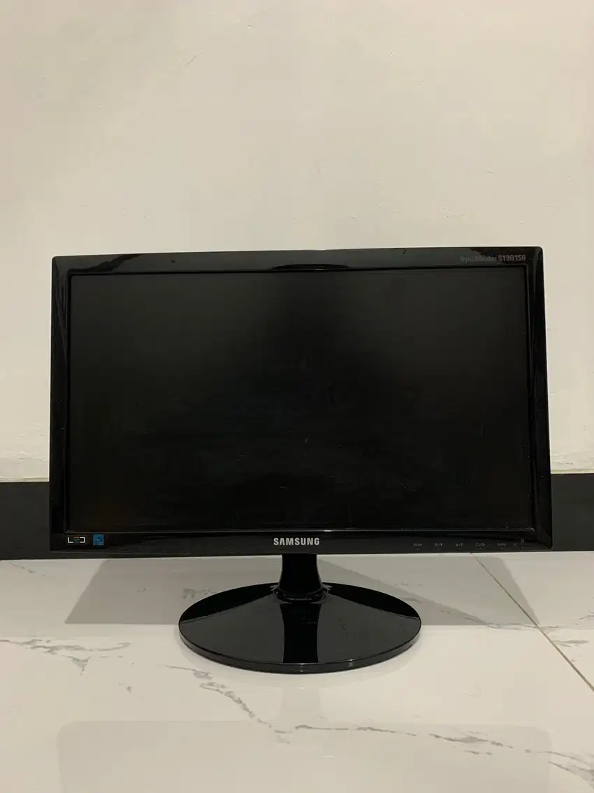 Monitor Samsung LED 18.5” SyncMaster S19B150 - Mulus, Siap Pakai