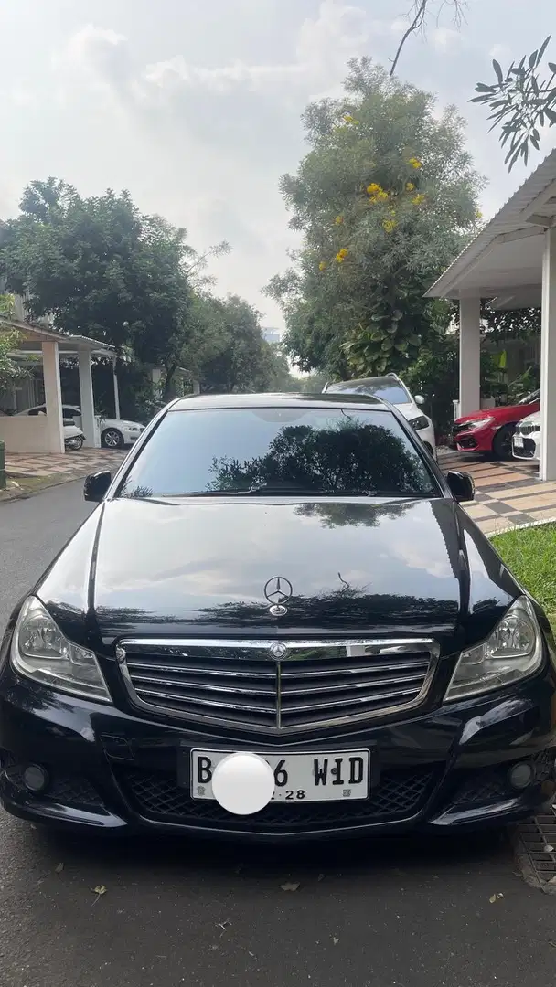 Mercedes-Benz C200 1.8 W204 CGI AT  Pribadi