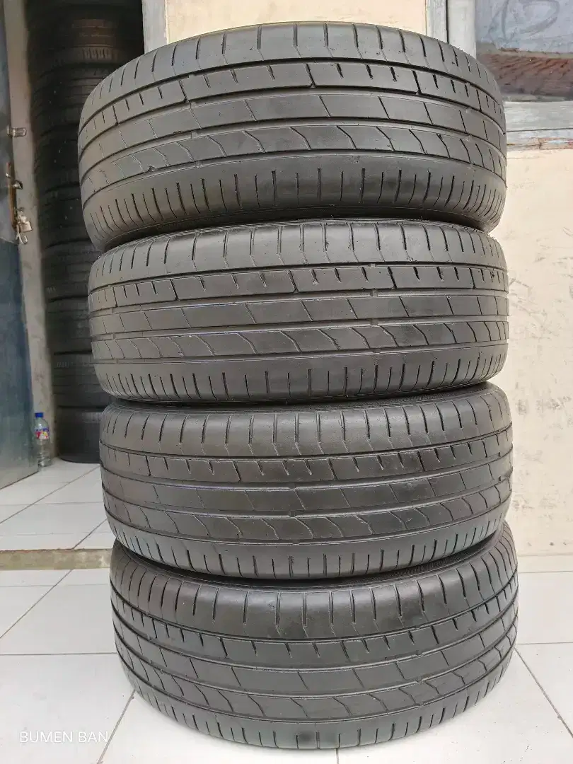 Ban 215 55 R18 Accelera Iota