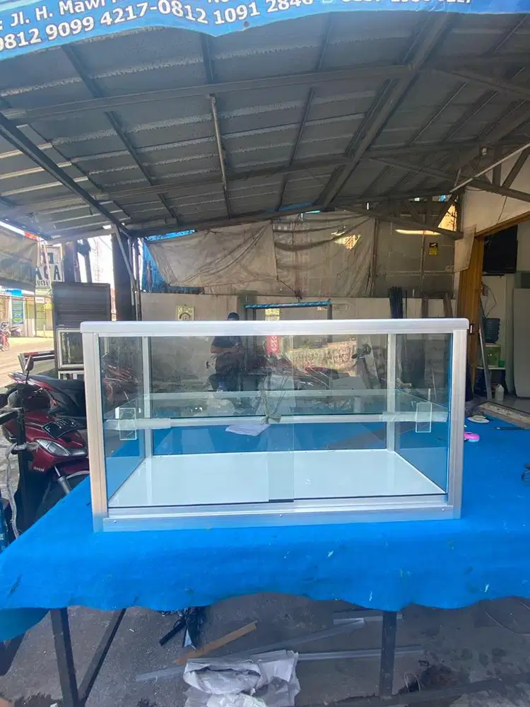 jual etalase ukuran p:100 L:40 T:55