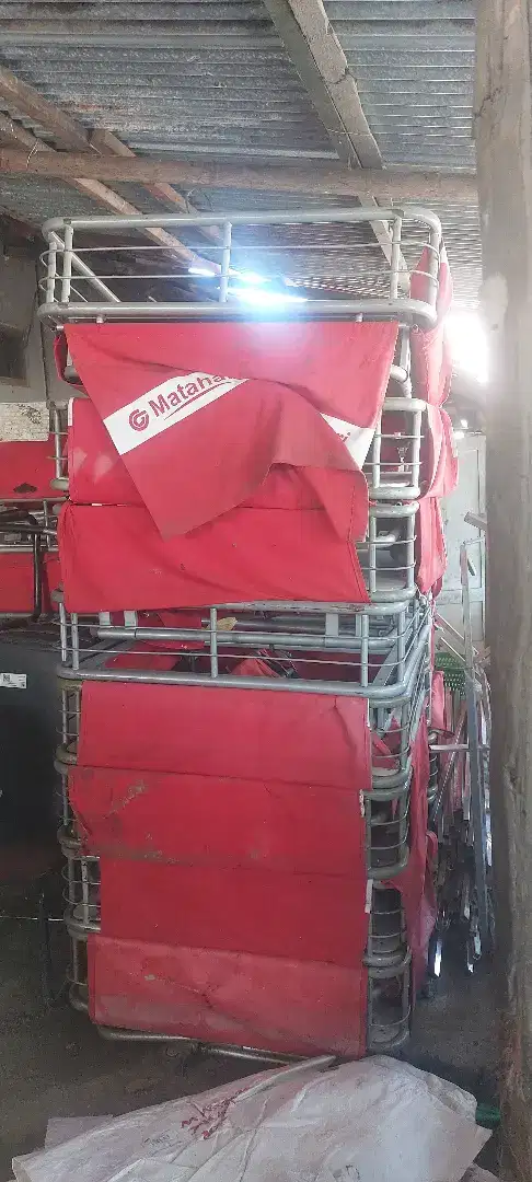 Wagon box display pakaian