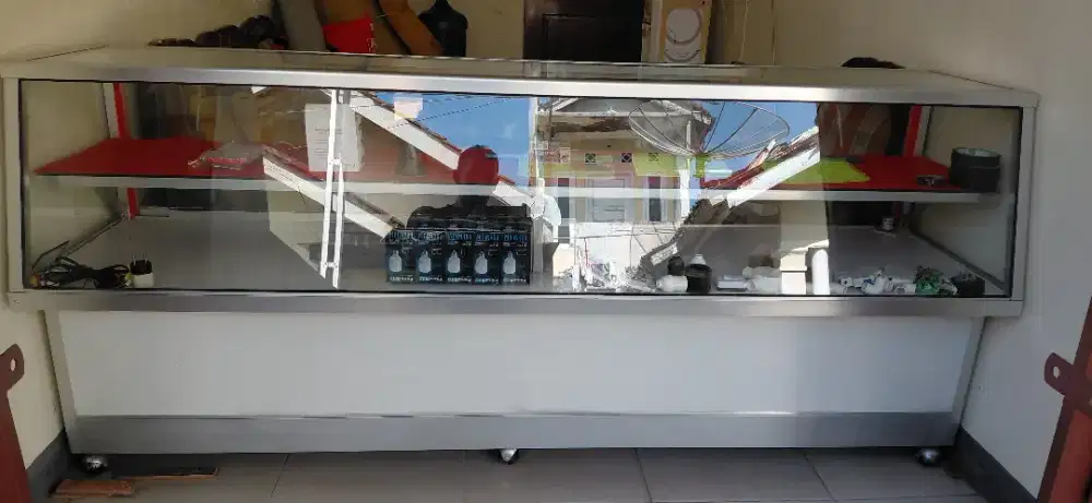 Dijual Etalase konter voucher/Hp