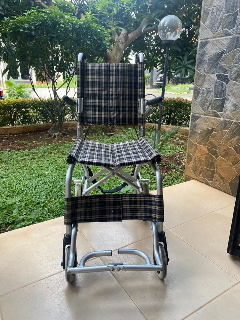 Keperluan pribadi Kursi Roda Preloved