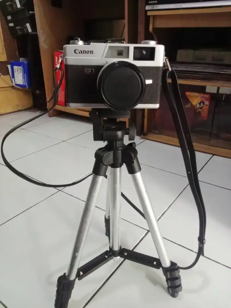 Vintage camera analog CANON QL17