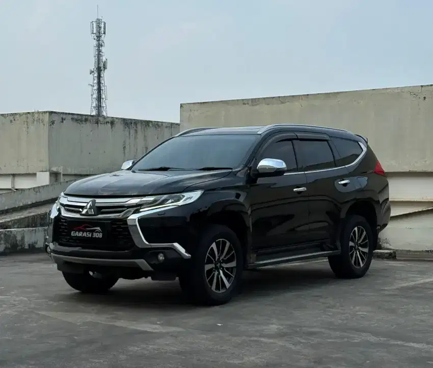 Mitsubishi Pajero Sport 2.4L Dakar 4x2 AT Warna Hitam Tahun 2019 KM 80