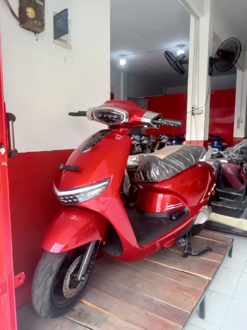 Sepeda listrik uwinfly tipe T90 lithium