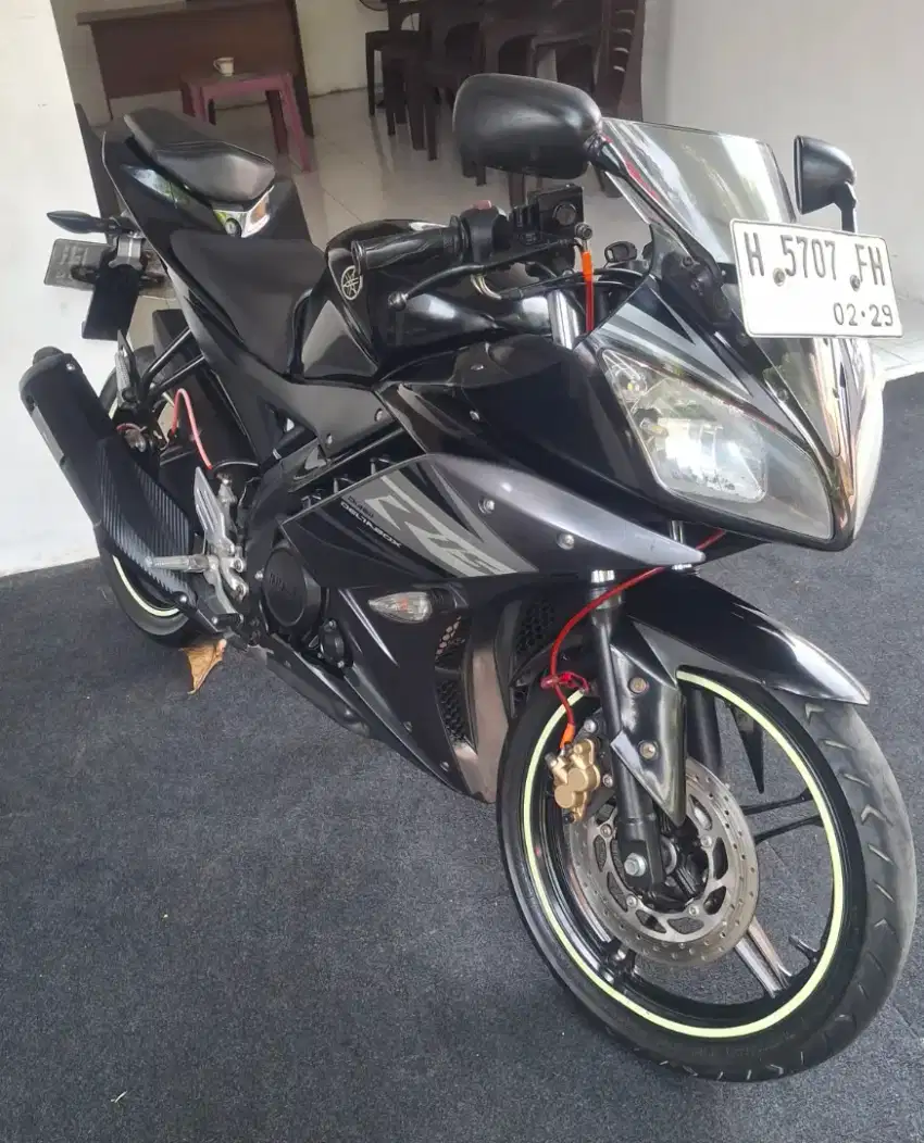 R15 V2 Tahun 2014 Mulus