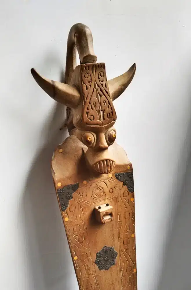 Gitar tradisional antik kayu lawas sepeda jam tank vespa vintage jadul