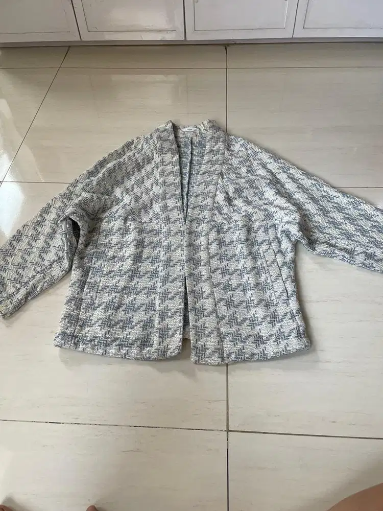 sweater cewek merek mango