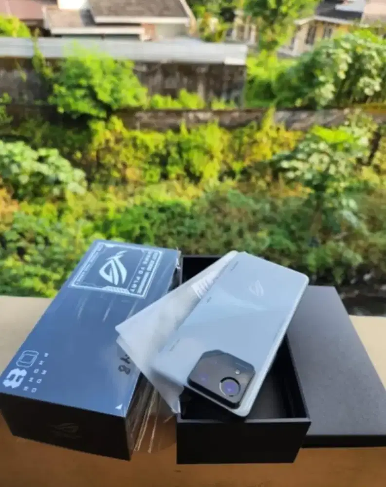 Asus ROG 8 12/256 GB Kondisi Seperti Baru Garansi Panjang