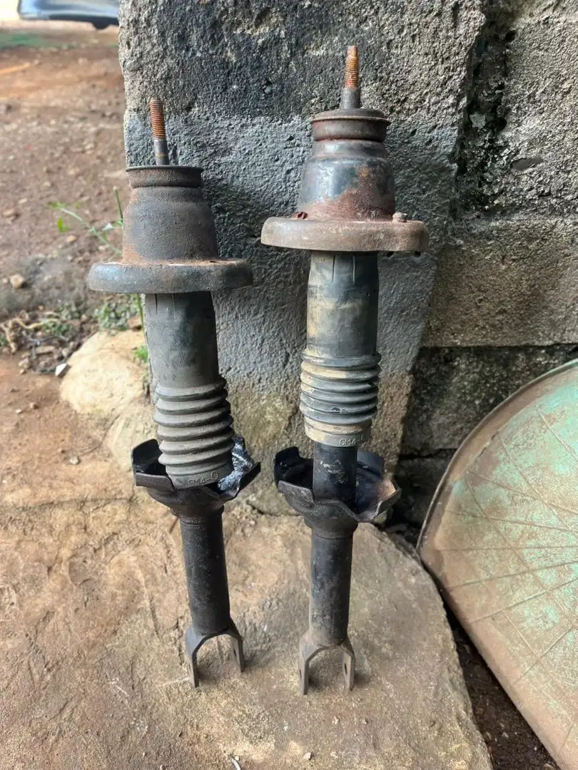 shock belakang honda accord maestro