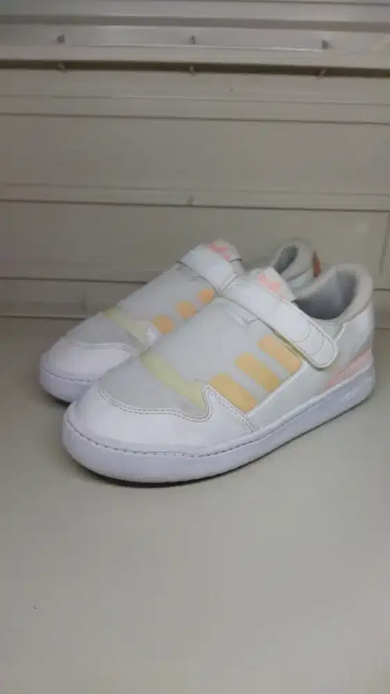 ADIDAS FORUM SIZE 34