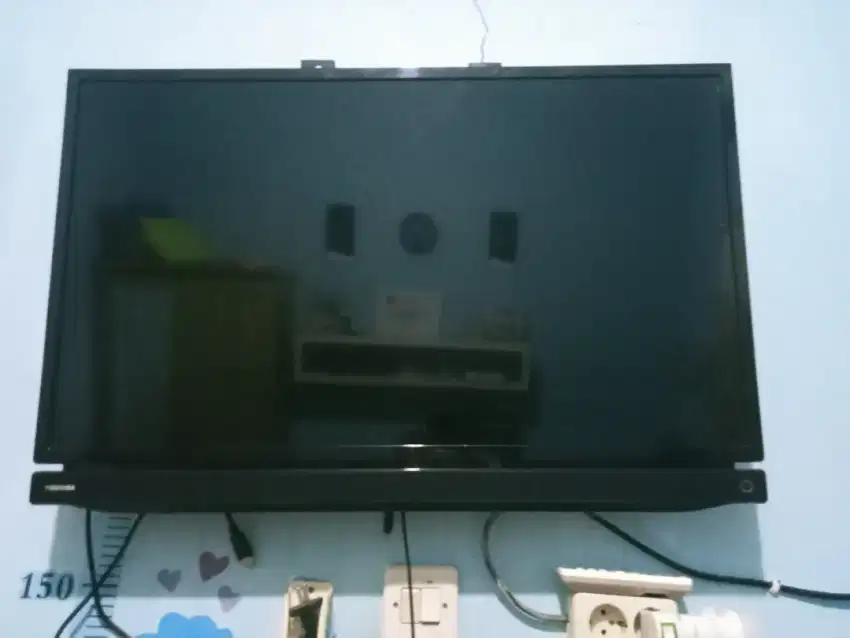 Dijual tv LED merk Toshiba 32 inch