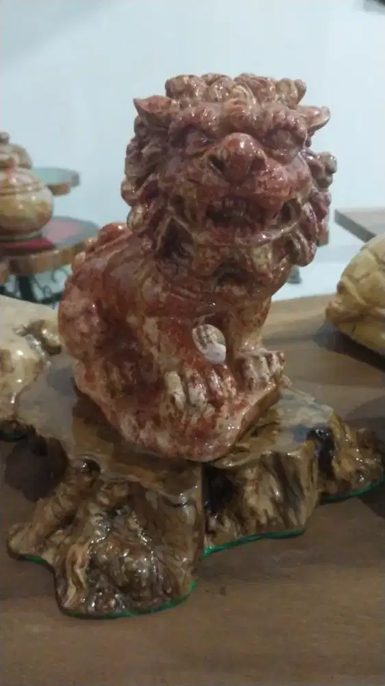 Patung singa fudok dari batu alam