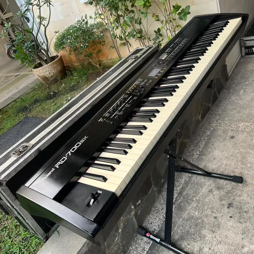Roland RD700SX + Flightcase
