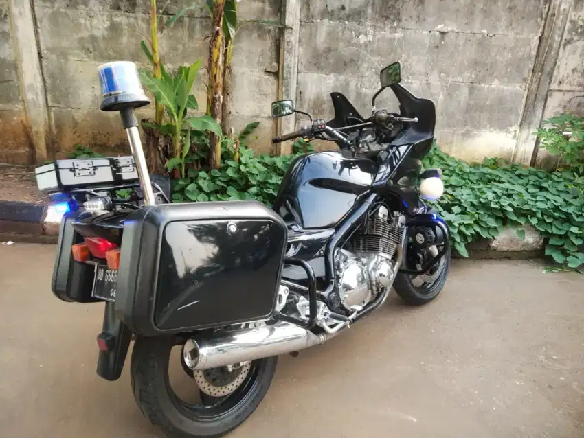 PATWAL XJ 900 police