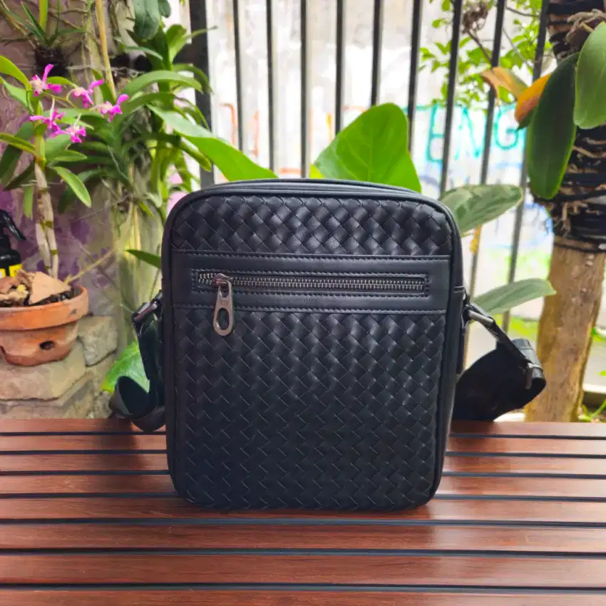 BOTTEGA VENETA - SLING BAG FOR MEN