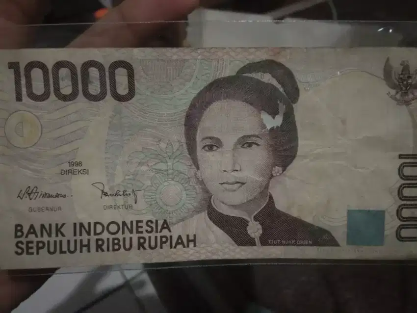 Uang kuno 10 ribu