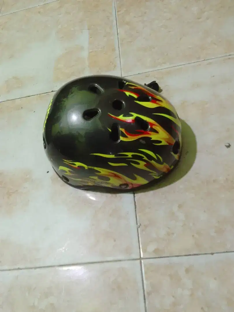 Helm sepeda lipat
