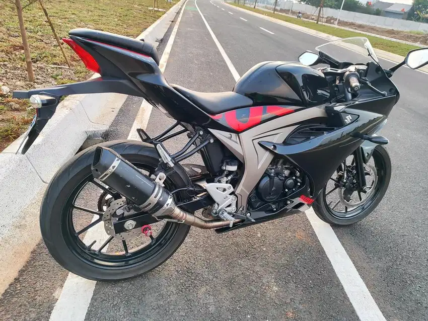 Dijual Bu GSX 2017 Wana HITAM Km 16 Ribuan