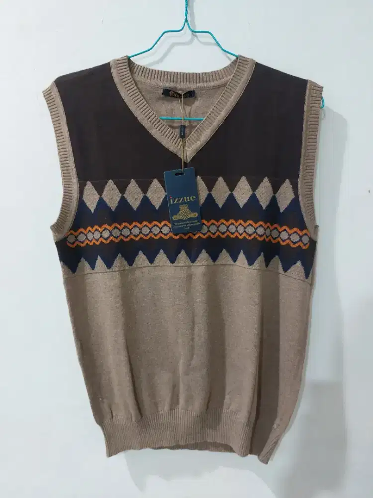 Baju Vest Pria Merk Izzue