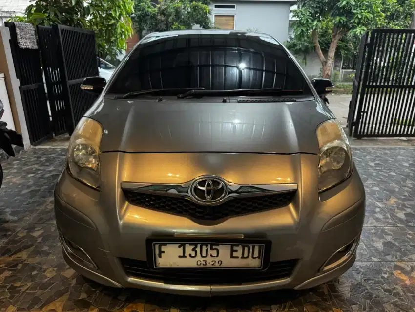 Toyota Yaris 2011 1.5 manual ISTIMEWA