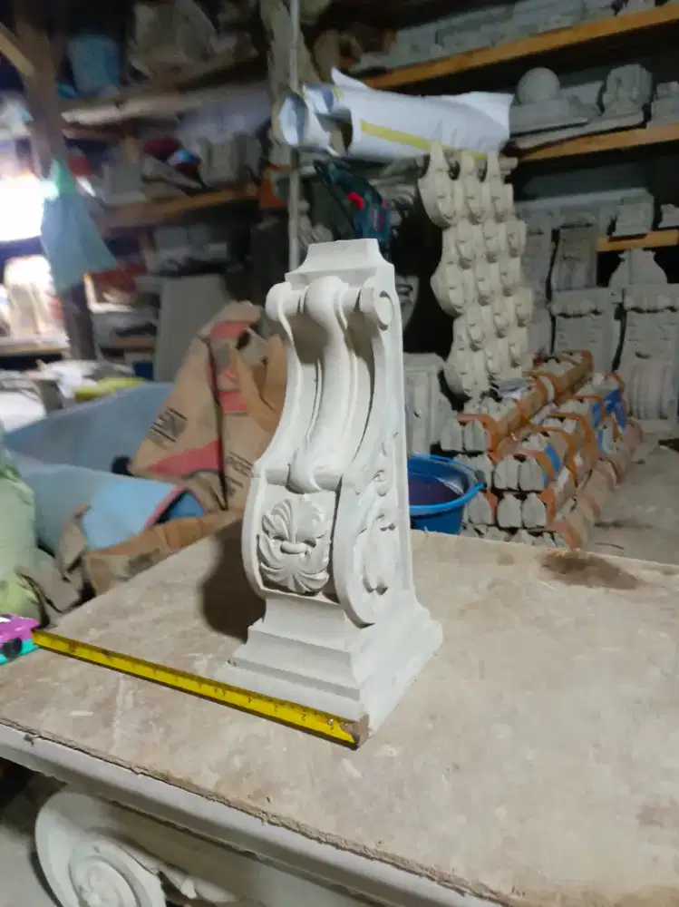 Korbel/konde jendela full beton