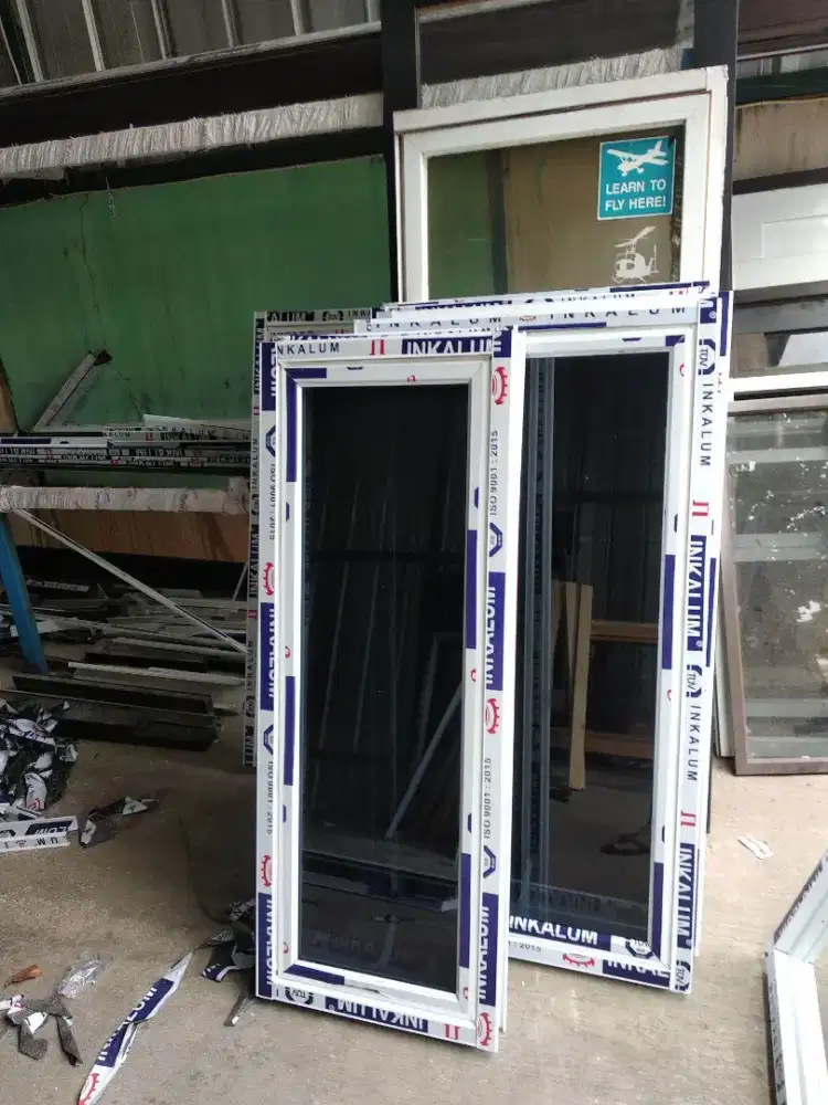 Jendela 100cm × 100cm Alumunium