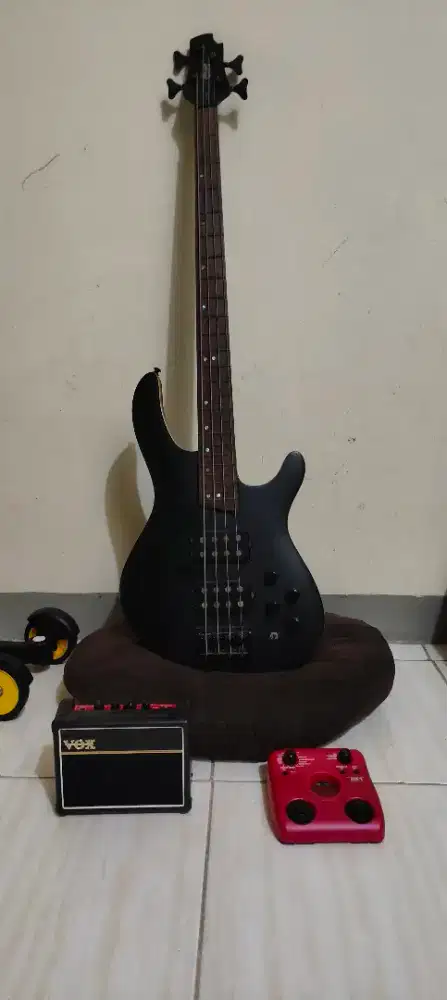 pket Bass Cort C4H + VOX AC2 + ZOOM B1