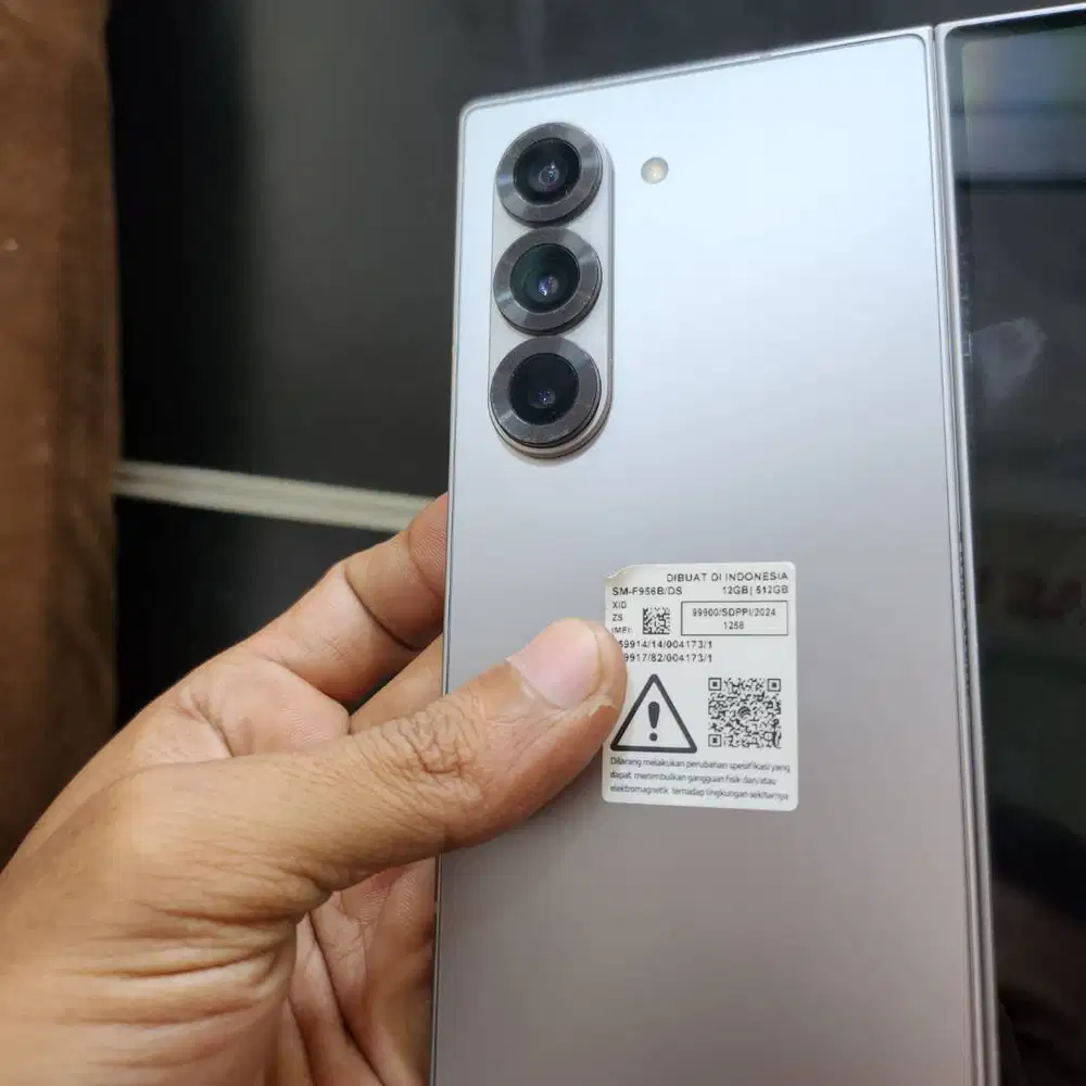 Samsung Z Fold 6 12512 silver