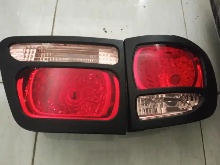 Stoplamp belakang Fortuner