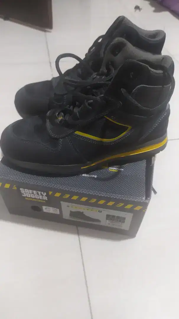 sepatu safety joger s3 size 41 preloved seperti baru