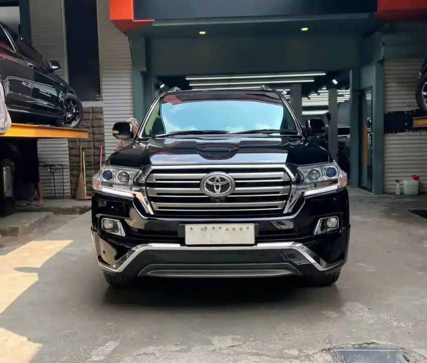 Toyota Land Cruiser VX200 2012 ATPM