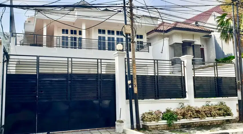 DIJUAL RUMAH DI MENTENG