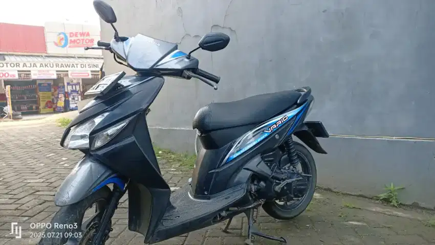 Vario 2012 hitam